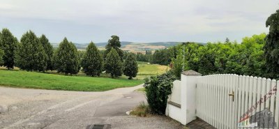 AKTIONSPREIS!! Charmantes Einfamilienhaus mit Panoramablick, Carport, und sehr ruhiger Lage