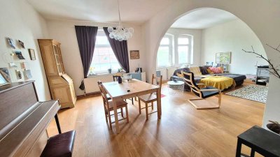 stilvolle Altbauwohnung im Jugendstilhaus