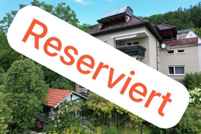 !Reserviert! Massiv gebautes Mehrfamilienhaus auf parkähnlichem Grundstück zu verkaufen