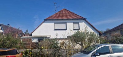 sehr schöne Doppelhaushälfte mit Garage in Fischbach