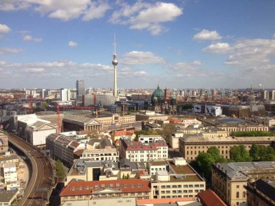 Altbauwohnung in ruhiger sehr zentraler Lage / Sofortbezug / Balkon