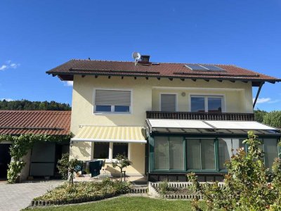 Erstbezug nach Sanierung: ansprechende 2-Zimmer-Wohnung mit EBK und Balkon in Perach