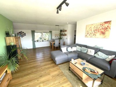 Charmante Dachgeschosswohnung mit 4 Zimmern in Rheinnähe!