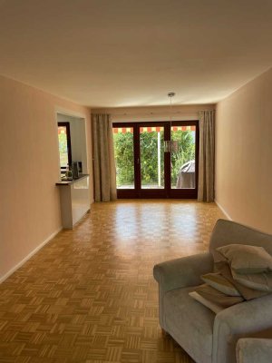 Modernisiertes Reihenhaus in Meckelfeld – 4,5 Zimmer, Terrasse