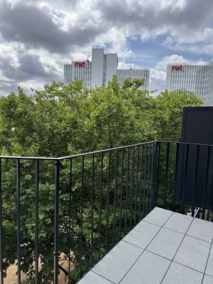 PENTHOUSE ERSTBEZUG: 3 Zimmer, Designküche, Südbalkon und der Charme von Unterbilk