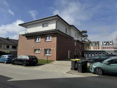 Anfragen nur per E-Mail. Ab sofort 3-Zimmer-Wohnung mit Terrasse und Einbauküche