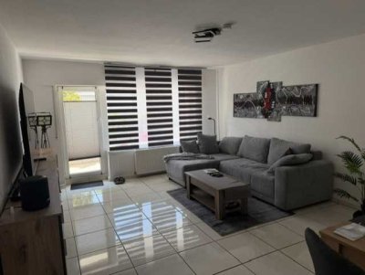 Schöne 2-Zimmer-Souterrain-Wohnung mit 63 m²