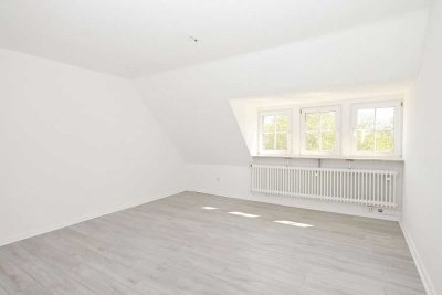Lichtdurchflutete 3-Zimmer-Dachgeschosswohnung in Bielefeld-Innenstadt!