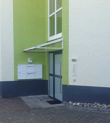 Helle 2-Zimmerwohnung mit Balkon und Stellplatz.