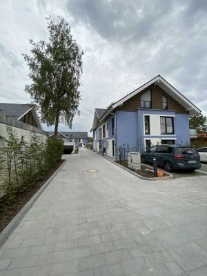 Schöne 2-Wohnung mit Balkon und Einbauküche in Höhenkirche