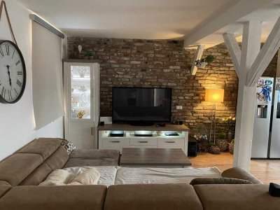 Sanierte 4-Zimmer-Maisonette-Wohnung mit Balkon und Einbauküche in Hagen