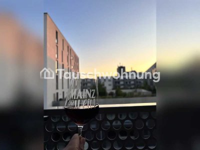 Tauschwohnung: Helle 4 Zimmer Wohnung mit großem Balkon