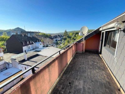 Charmante 2-Etagen-Wohnung mit Balkon und Galerie