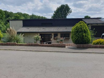 Gepflegtes 4-Zimmer-Mehrfamilienhaus mit geh. Innenausstattung und EBK in Quierschied