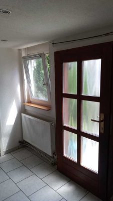 Attraktive und vollständig renovierte 2-Raum-EG-Wohnung in Gernsbach