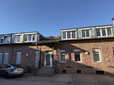 Helle 5 ZKB Wohnung im Herzen Landaus