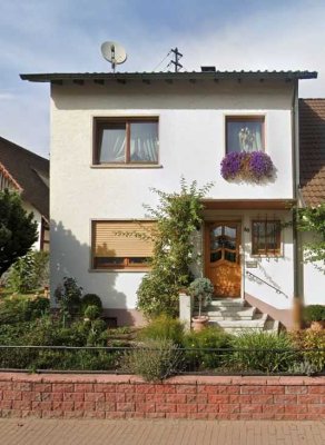5,5-Zi-Einfamilienhaus Bj. 1964 in Offenburg-Rammersweier mit Altbau nebenan