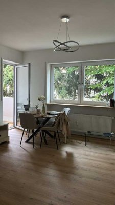 Hochwertig, sanierte 2-Zimmer Wohnung nahe Bahnhof, Teilmöbliert