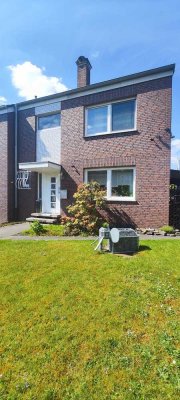Familienfreundliche Doppelhaushälfte mit Garage, voll unterkellert mit 8 Zimmern in Bockum-Hövel