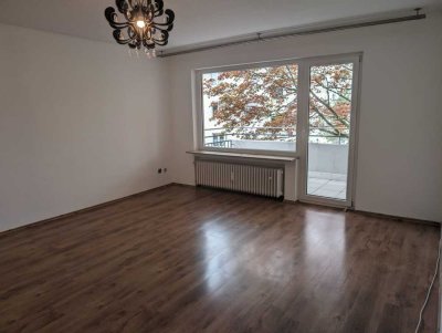 Von Privat: Schöne 1-Zimmer-Wohnung mit großem Balkon in Wiesbaden