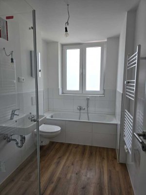 **Moderne 2-Zimmer-Wohnung – Erstbezug nach Komplettsanierung!**