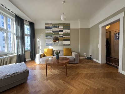 Findorff: Stilvolle Altbauwohnung mit 3,35 m Decken, Fischgrätparkett & großer Terrasse