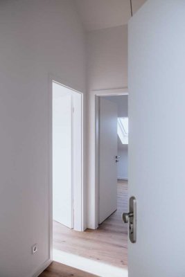 LETZTE CHANCE! Bezugsfertige 4-Zimmer-Neubau-Wohnung mit hohen Decken und wunderschönem Ausblick