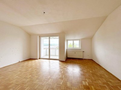 DEIN NEUES ZUHAUSE WARTET AUF DICH - 4 ZIMMER WOHNUNG MIT GARAGE UND BALKON