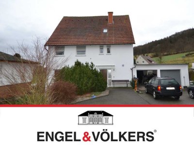 Zweifamilienhaus mit traumhaftem Weitblick über das Gladenbacher Land