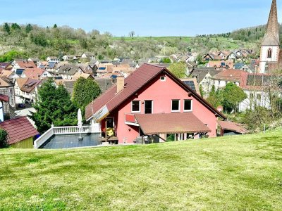 Einmalige Lage - Freistehendes Einfamilienhaus mit Einliegerwohnung in Teningen-Heimbach
