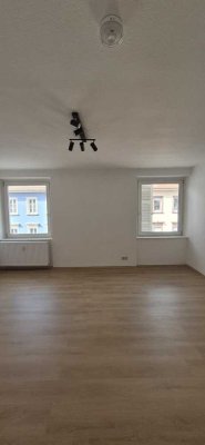 Neu Renovierte 2 Zimmerwohnung mit Einbauküche