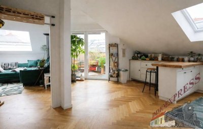 Dachtraum mit Balkon und Klimaanlage sucht langfristige/n Mieter/In