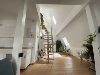 Gemütliche 2ZKB Dachgeschosswohnung in der Fußgängerzone - provisionsfrei