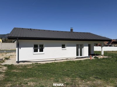Modern wohnen im Erstbezug: Pflegeleichter Bungalow mit top Anbindung