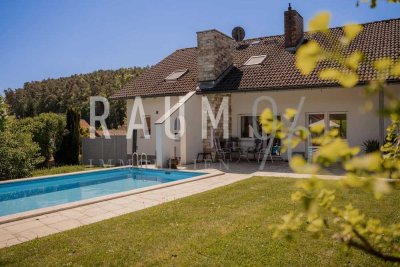 Ein Wohntraum wird wahr – Stilvolles und großzügiges Einfamilienhaus mit Pool & Sauna