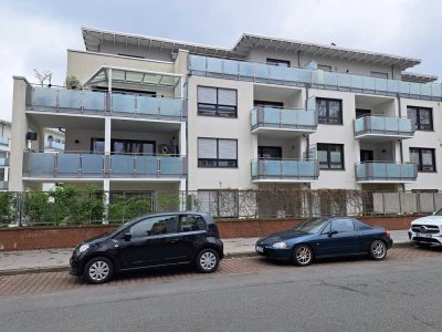 Hochwertige Erdgeschosswohnung mit kleinem Garten