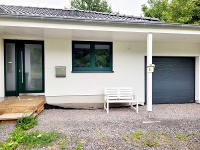 Neubau-Bungalow 2023 - KfW 40 A+ - 5 Zimmer - ruhige Lage