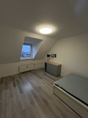 Charmantes 1-Zimmer-Apartment im 4. OG in Köln-Kalk