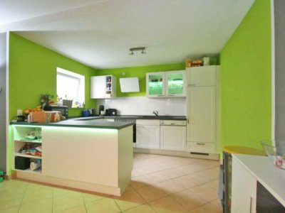Geschmackvolle 2-Raum-Wohnung mit Terrasse  und Einbauküche in Heppenheim (Bergstraße)