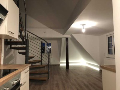 Traumhafte, neu renovierte 2-Zi-Maisonnette Wochnung