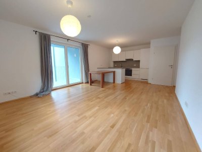 WOHNEN AM SCHLOSSBERG - GROSSZÜGIGE BALKONWOHNUNG IN ZENTRALER RUHELAGE