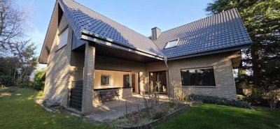 Hochwertige Erdgeschosswohnung mit Garten