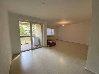 Solide Kapitalanlage 4 Zimmer-Wohnung mit großem Balkon zu verkaufen
