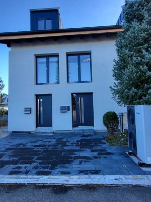 Geräumiges Haus in Milbertshofen-Am Hart München -- Teilmöbliert