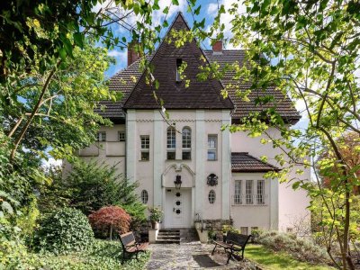 Architektur mit Geschichte und Gegenwart: Sanierte Villa in Frohnau