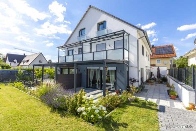 RE/MAX - Moderne DHH in München Norden!