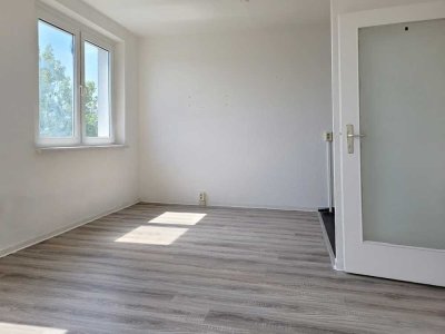 Modern & hell: Wohnung mit offener Wohnküche – Direkt einziehen in Halle/ Neustadt! "Neukundenbonus"