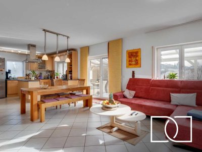Traumhafte Lage! Hochwertiges Einfamilienhaus mit Pool und Panoramablick ins Grüne