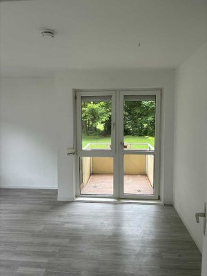 Familienhit mit Balkon & Tageslichtbad - Frisch renovierte 3-Zimmer-Wohnung