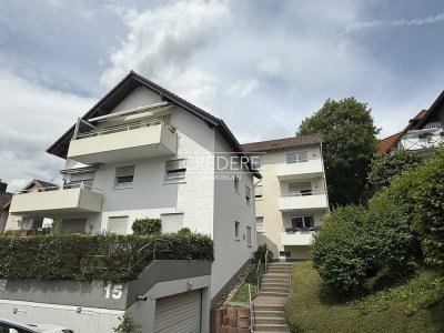 Erstbezug nach Modernisierung: Zentrumsnahe DG-Wohnung mit TG-Stellplatz und neuer Einbauküche